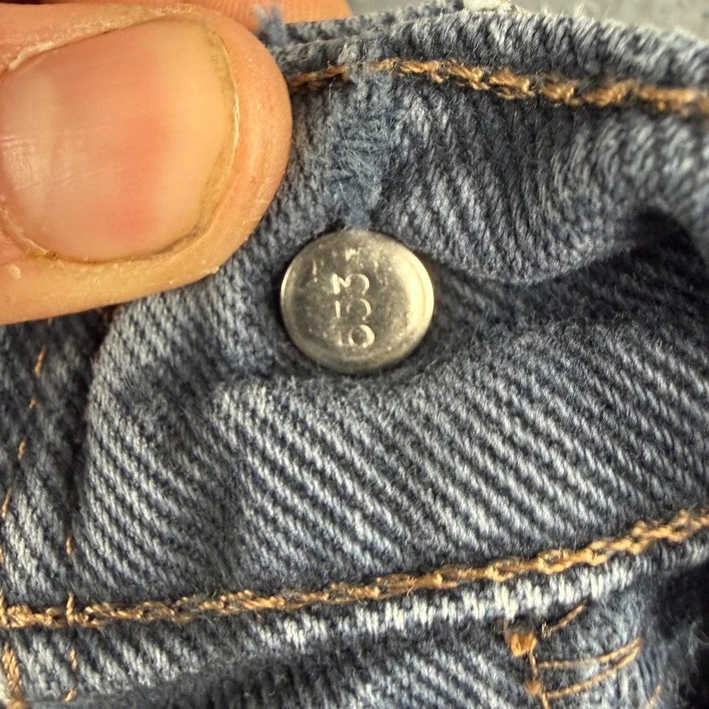 Levis item fair